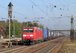 145 070-9 kommt am 22.10.2011 mit einem Containerzug durch Graben-Neudorf gefahren.