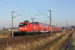 Mit dem RE 50 von Leipzig nach Dresden passiert 145 042-8 die kleine Ortschaft Bhla.