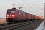 145 062-0 zieht einen Containerzug am 12.02.2012 in Richtung Leipzig (bei Bornitz)