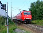 145 054-3 vor dem NZ1949 aus Hagen kommend, kurz vor dem Hbf Stralsund.  (am 31.07.05) 