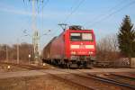 145 028-7 ist am 06.03.13 mit ihrem Ganzzug bei Rderau in Richtung Leipzig unterwegs.