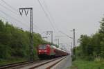 145 065-9 fuhr am 17.05.2013 mit einem Autozug von Osnabrck nach Emden, hier bei Neermoor.