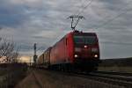 DB Schenker 145 067-5 zusammen mit dem nothegger-KLV am 06.01.2014 bei Hügelheim gen Süden.
