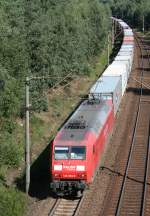 145 053 mit IK 50484 (Maschen–Bremerhaven) am 04.09.2010 zwischen Maschen und Jesteburg