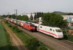 145 024 mit Gterzug Richtung Basel und 401 079 als ICE 376 (Interlaken Ost–Frankfurt [Main] Hbf) am 10.05.2011 in Auggen