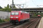 Nachschuss am 13.08.2014 auf die als Tfzf fahrende 145 005-5 in Hamburg Harburg gen Hafen.