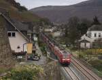 Am 14.11.15 konnte 145 007 mit einem klitzekleinen Lokzug in Assmannshausen abeglichtet werden. Ziel der Fuhre war Köln Gremberg. 