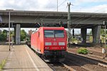 Nachschuss auf 145 012-1 am 26.05.2015, als sie als Lokzug aus Richtung Maschen durch Hamburg Harburg fuhr.