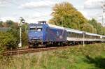 TRI 145 087-3 f�hrt am 3.10.2026 mit dem RE100 zwischen Essen-Werden und Essen-Kettwig auf der Stammstrecke der S-Bahnlinie 6