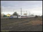 Auf der Fahrt zur ICE-Waschanlage in Frankfurt am Main-H�chst fuhr 415 004  Heidelberg  am 05.12.2006 bei der Ausfahrt aus dem Bahnhof Frankfurt am Main-Griesheim an der abfahrbereit dort stehenden