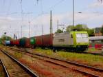 Am 17.05.2015 kam 145 094 mit ihrem Containerzug aus Richtung Magdeburg nach Stendal und fuhr weiter nach Salzwedel.