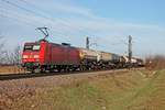 Am 22.12.2016 bespannte die 145 054-3 einen gemischten Güterzug von Mannheim Rbf bis zum Rangierbahnhof Muttenz (CH), als sie bei Hügelheim nur noch wenige Kilometer vor sich hatte.