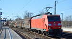 DB Cargo AG [D] mit  145 036-0  [NVR-Nummer: 91 80 6145 036-0 D-DB] und gemischtem Güterzug am 09.03.22 Durchfahrt Bf.