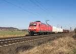 145 005-5 mit einem gemischten Güterzug am 09.03.2022 bei Friedland.