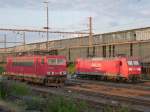 155 095-3 und 145 059-2 stehen hier am 20.08.2013 abgestellt im Bahnhof von Wanne-Eickel.
