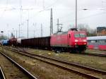 Am 03.04.2015 kam 145 013 mit ihrem gemischten Güterzug aus Richtung Magdeburg nach Stendal und fuhr weiter nach Hannover.