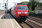 Durchfahrt am 13.08.2014 von 145 003-0 mit einem gemischten Güterzug in Harburg gen Norden.