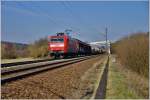 145 017-0 ist am 09.03.16 mit einen kurzen Güterzug bei Hünfeld in Richtung Fulda unterwegs.