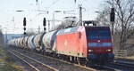 MEG - Mitteldeutsche Eisenbahn GmbH, Schkopau [D] mit  145 031-1  [NVR-Nummer: 91 80 6145 031-1 D-DB] und einem Zementstaubzug (leer) Richtung Rüdersdorf am 10.03.22 Durchfahrt BF.