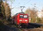 145 062-6 DB kommt aus Richtung Mönchengladbach-Hbf,Rheydt-Hbf,Wickrath,Beckrath,Herrath mit einem langen-Autozug aus Ostdeutschland nach Aachen-West(D) und fährt durch Erkelenz in Richtung