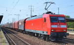 DB Cargo AG [D] mit  145 074-1  [NVR-Nummer: 91 80 6145 074-1 D-DB] am 29.08.19 mit einem Coil-Zug Durchfahrt Bahnhof Flughafen Berlin Schönefeld.