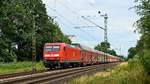 DB Cargo 145 014, vermietet an MEG, mit geschlossenem Autotransportzug in Richtung Bremen (Nienburg, 17.07.2020).