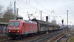 DB Cargo AG [D] mit  145 045-1  [NVR-Nummer: 91 80 6145 045-1 D-DB] und gemischtem Güterzug Richtung Frankfurt(Oder am 27.11.20 Berlin Hirschgarten.
