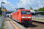 Mitteldeutsche Eisenbahn GmbH, Schkopau [D] mit  145 042-8  [NVR-Nummer: 91 80 6145 042-8 D-DB] und Zementstaubzug (leer) Richtung Industrieübergabe Nordost am 12.07.21 Durchfahrt Bf.