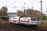 DB 146 556-6 schiebt IC2 in Wuppertal, M�rz 2017.