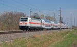 146 577 führte am 12.04.18 den IC 2443 nach Dresden durch Braschwitz seinem nächsten Halt in Halle(S) entgegen.