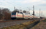 146 554 bespannte am 08.12.16 den IC 2033 nach Leipzig, hier durcheilt der IC Braschwitz Richtung Halle(S).