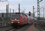 RE 30 mit 146 019 läuft in Halle (Saale) Hbf.