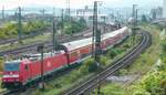 Blick von der Brücke der Rothofstraße nach Süden auf den Personenbahnhof Würzburg-Zell: 146 247 fuhr am 12.8.09 mit einem RE nach Frankfurt (M) ohne Halt durch.