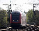 Ein RE1 aus Hamm(Westfalen) nach Aachen-Hbf und fährt in Aachen-Hbf ein.