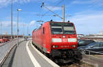 146 132-6 von DB Regio Nord als RE 4427 (RE1) nach Hannover Hbf verlässt seinen Starthaltepunkt Norddeich Mole.