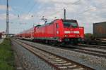 Einfahrt am 04.05.2016 von 146 232-4 mit einem RE (Offenburg - Basel SBB9 in den Bahnhof von Müllheim (Baden), als sie an den Überholgleisen vorbei fuhr.