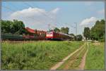 146 007 bringt am 18.05.07 bei Haltern am See, denn RE2  Rhein-Haard-EXPRESS  von Mnster (Westf) nach Mnchengladbach.