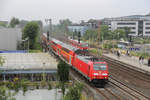 Mit dem RE 5 nach Wesel passiert 146 269 den Bahnhof Langenfeld (Rheinland).