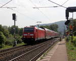 146 275 DB kommt mit dem RE5 aus Koblenz-Hbf(D) nach Wesel(D) und kommt aus Richtung Koblenz und kommt durch Namedy in Richtung Bonn,Köln. 
Aufgenommen vom Bahnsteig 2 in Namedy. 
Bei Sommerwetter am Mittag vom 17.8.2018.
