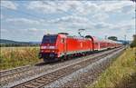 146 245-6 ist am 16.08.2018 als RE in Richtung Nürnberg/Hbf. bei Pölling unterwegs.