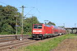 Am 18.09.2018 fährt 146 219 mit RE Stuttgart-Ulm durch Stuttgart-Obertürkheim. 