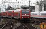 Köln Hbf am 30.07.2019 - DB 146 003-9 mit RE bei der Einfahrt.