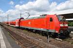 146 120-1 steht am 20.06.2021 mit dem RE2 (RE11887) von Düsseldorf Hauptbahnhof nach Osnabrück Hauptbahnhof in Gelsenkirchen Hauptbahnhof. 