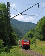 Am 20.6.2017 befährt 146 228 im ehemaligen Bahnhof Posthalde das verbliebene Durchfahrgleis.