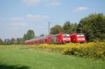 146 229-0 mit einem RegionalExpress nach Offenburg und 146 239-9 mit einem InterRegioExpress nach Karlsruhe HBF treffen sich am 27.08.07 bei Malsch.