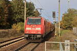 Bahnhof Thyrow Durchfahrt RE 3 in Richtung Berlin mit der Schublok 146 268 am 03. November 2023.