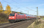 146 255-5 ist am 05.11.2025 als RE 50 in Richtung Frankfurt/M Hbf.bei Kerzell unterwegs.