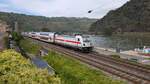 DB 147 586 fährt mit IC 2045 Stuttgart-Dresden durch Oberwesel, am 10.9.2025.