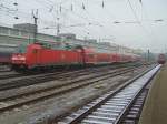 Die 146 244 am 21.12.2007 mit einem RE bei der Ausfahrt aus Regensburg Hbf. 