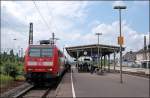 146 003 (9180 6 146 003-9 D-DB) wartet mit dem RE2 (RE 10215)  Rhein-Haard-EXPRESS  in Haltern am See auf die Weiterfahrt nach Mnster(Westf)Hbf.